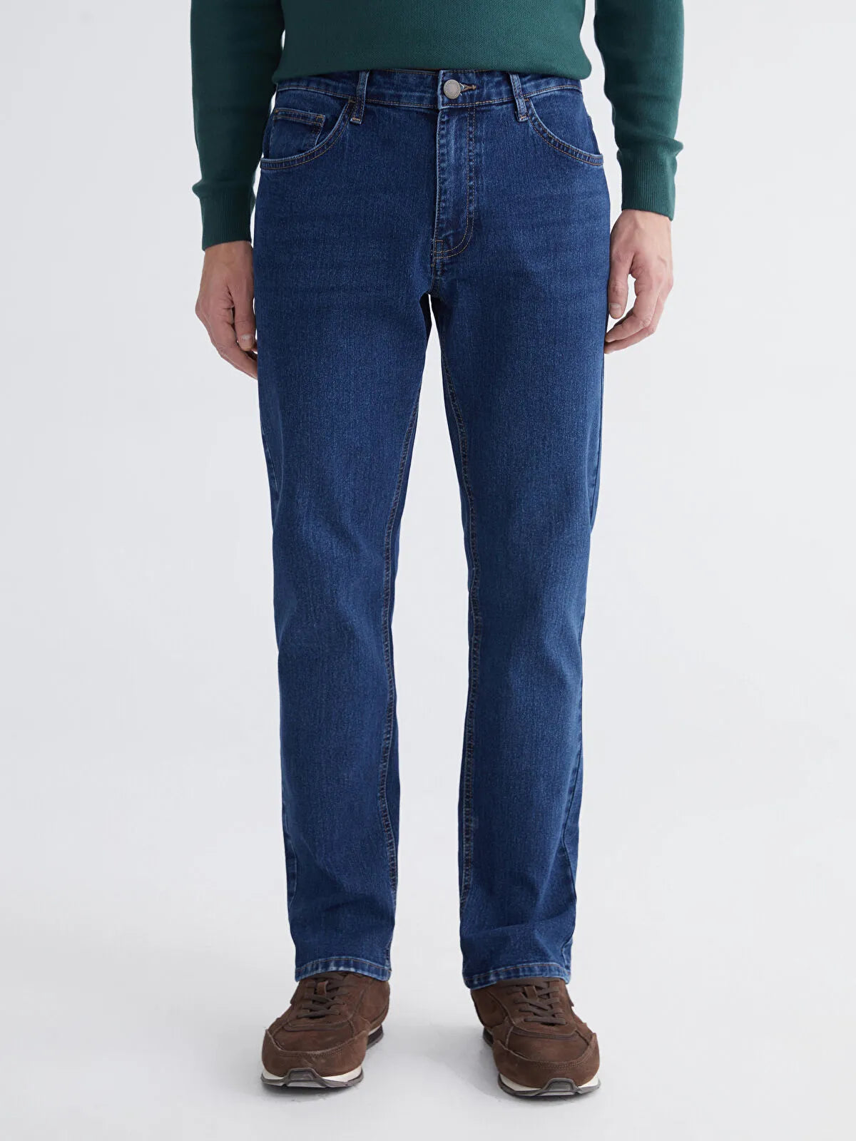 جينز بقصة عادية للرجال